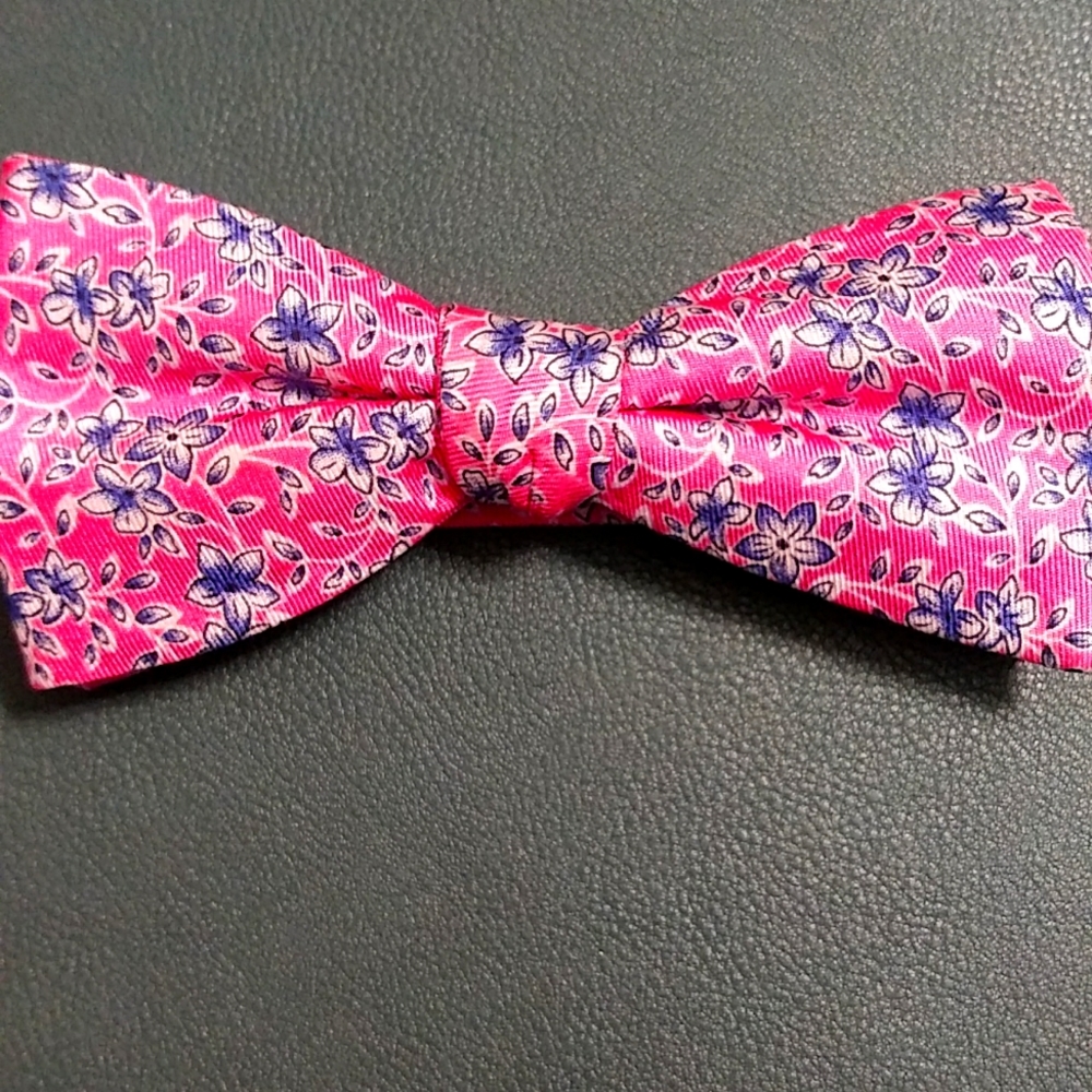 Mens Stylish 19 inch neck bowtie
